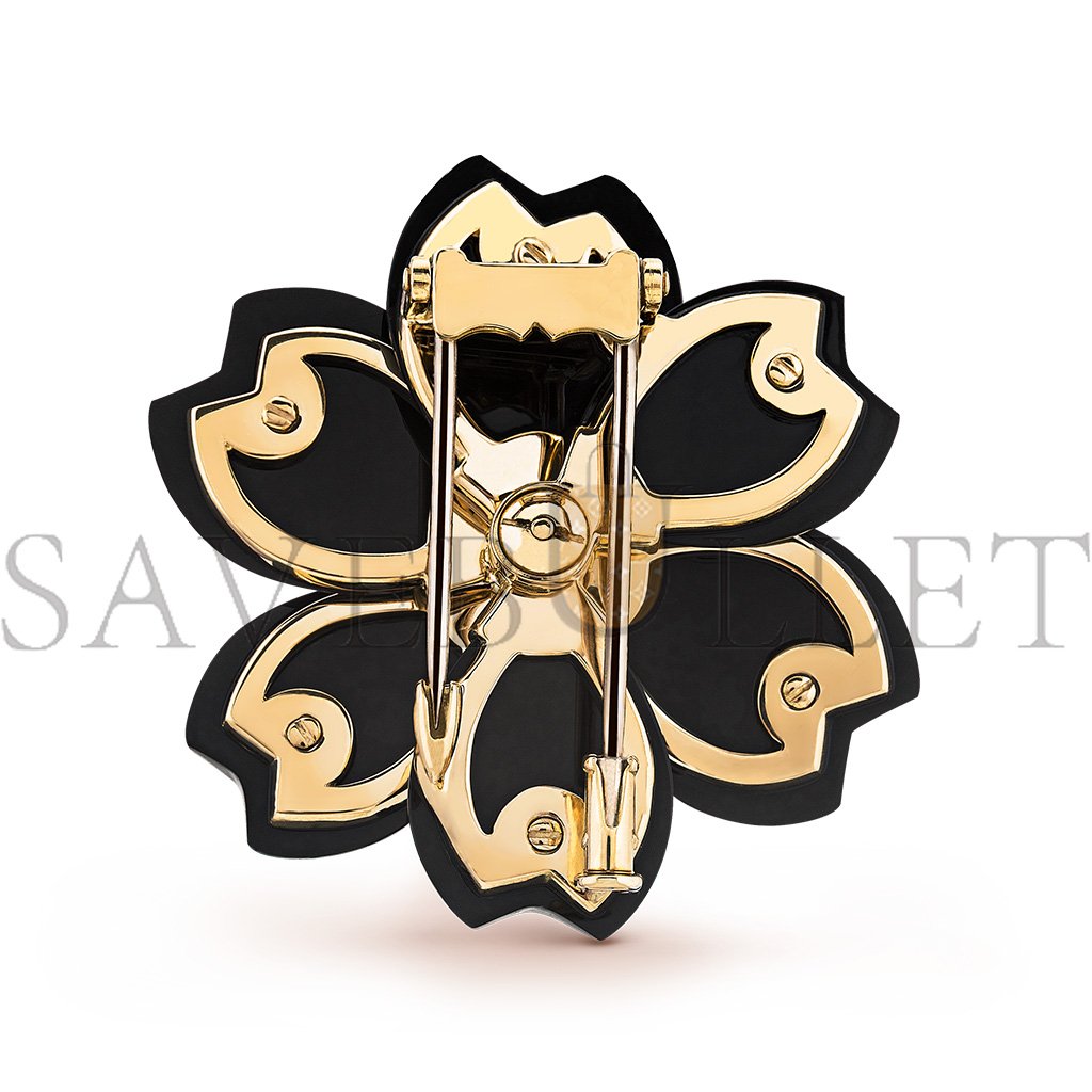 v*n cl**f arpels rose de noËl clip, medium model - yellow gold, D1am0nd, onyx vcaro9b300